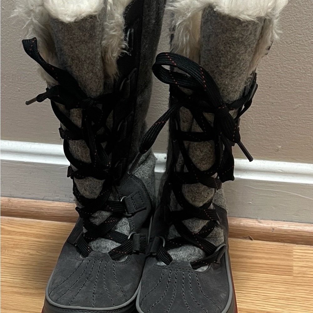 Women's Sorel Tivoli High II Waterproof Snow Boots Dark Grey Red Dahlia Size 7